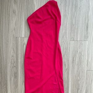 Cute one shoulder dress with slight v cut thigh